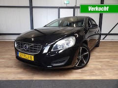 Volvo V60 - T3 - ecc - navigatie - trekhaak - zeer nette staat