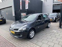 Renault Clio - 1.6-16V Privilège 2e Eigenaar Trekhaak Airco NAP APK