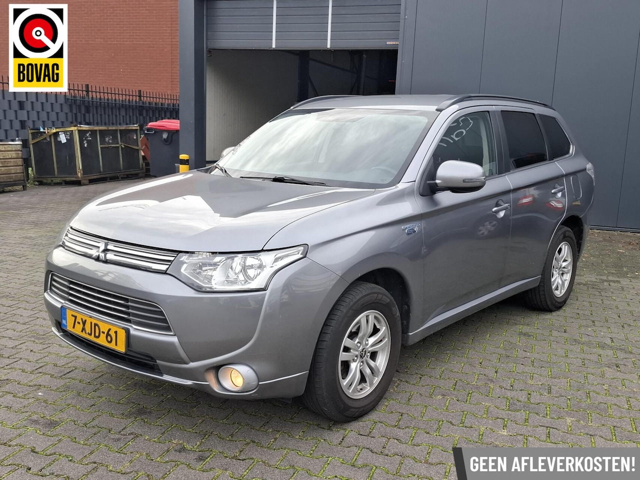 Mitsubishi Outlander - 2.0 PHEV / CAMERA / NAVI / LEDER - AutoWereld.nl