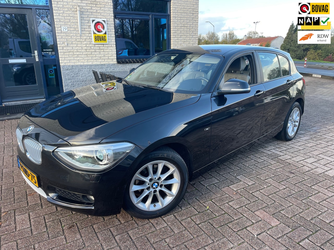 BMW 1-serie - 116i Executive- Automaat-nav-bluetooth - AutoWereld.nl