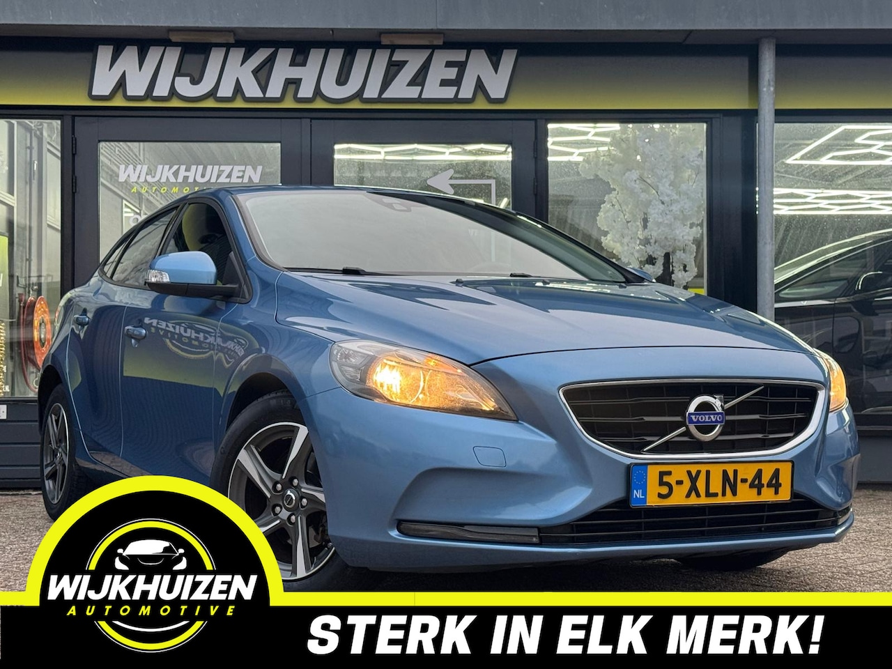 Volvo V40 - 1.6 D2 Base Business met Airco !!! Navigatie !!! Cruise !!! Nap !!! - AutoWereld.nl