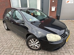 Volkswagen Golf - 1.6 FSI Sportline / Navi / Airco / NAP
