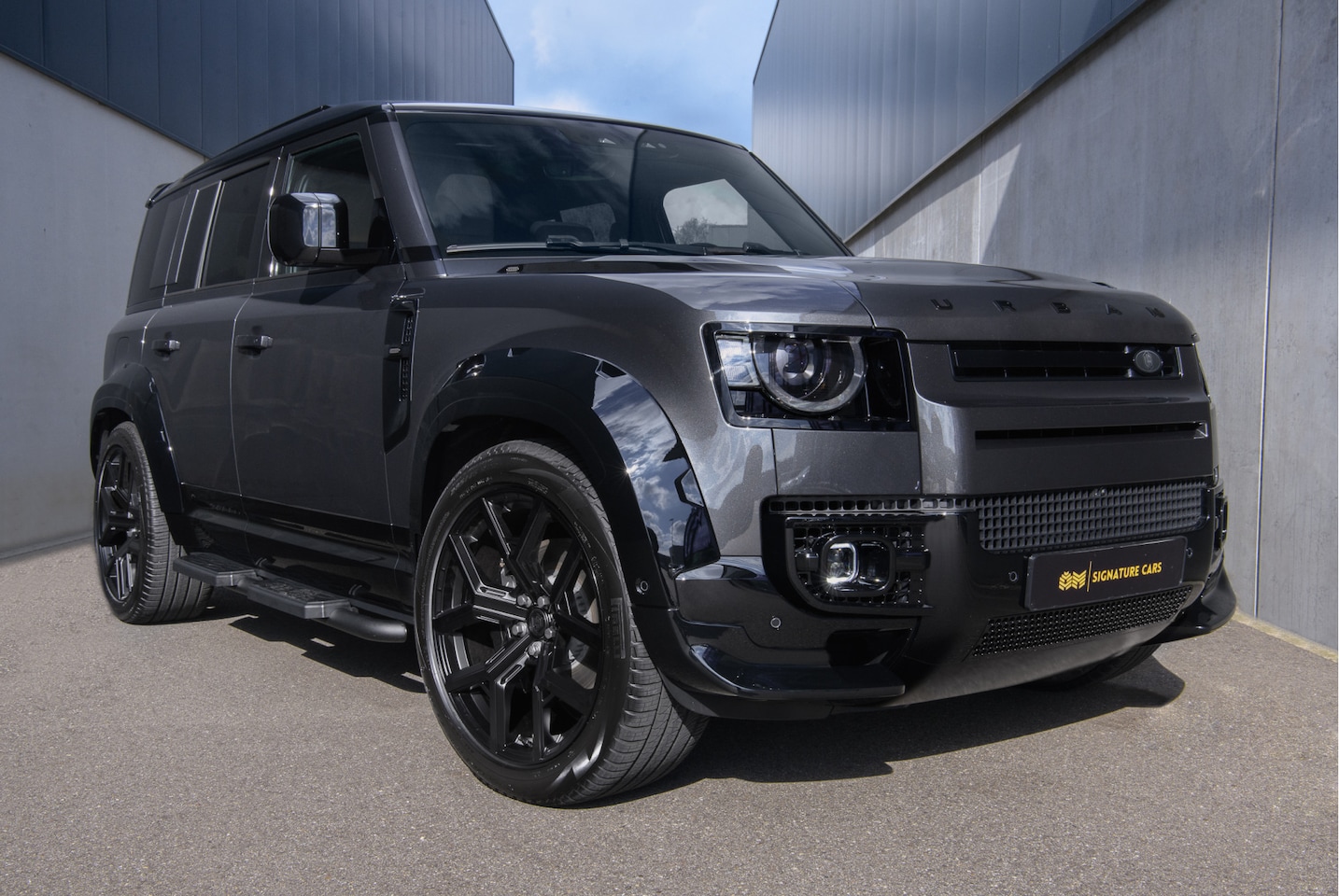 Land Rover Defender 110 - 2.0 P300e 110 X-Dynamic HSE Urban Wide Track Stoelverwarming | Stoelverkoeling | Stuurverw - AutoWereld.nl