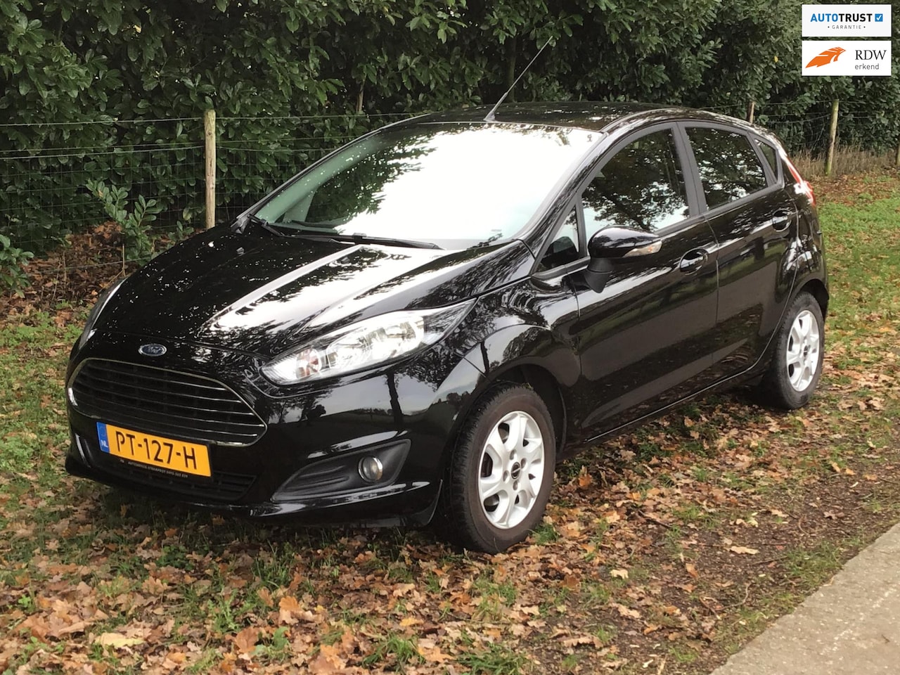 Ford Fiesta - 1.0 Titanium met navigatie/airco/trekhaak - AutoWereld.nl