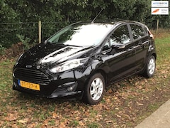 Ford Fiesta - 1.0 Titanium met navigatie/airco/trekhaak