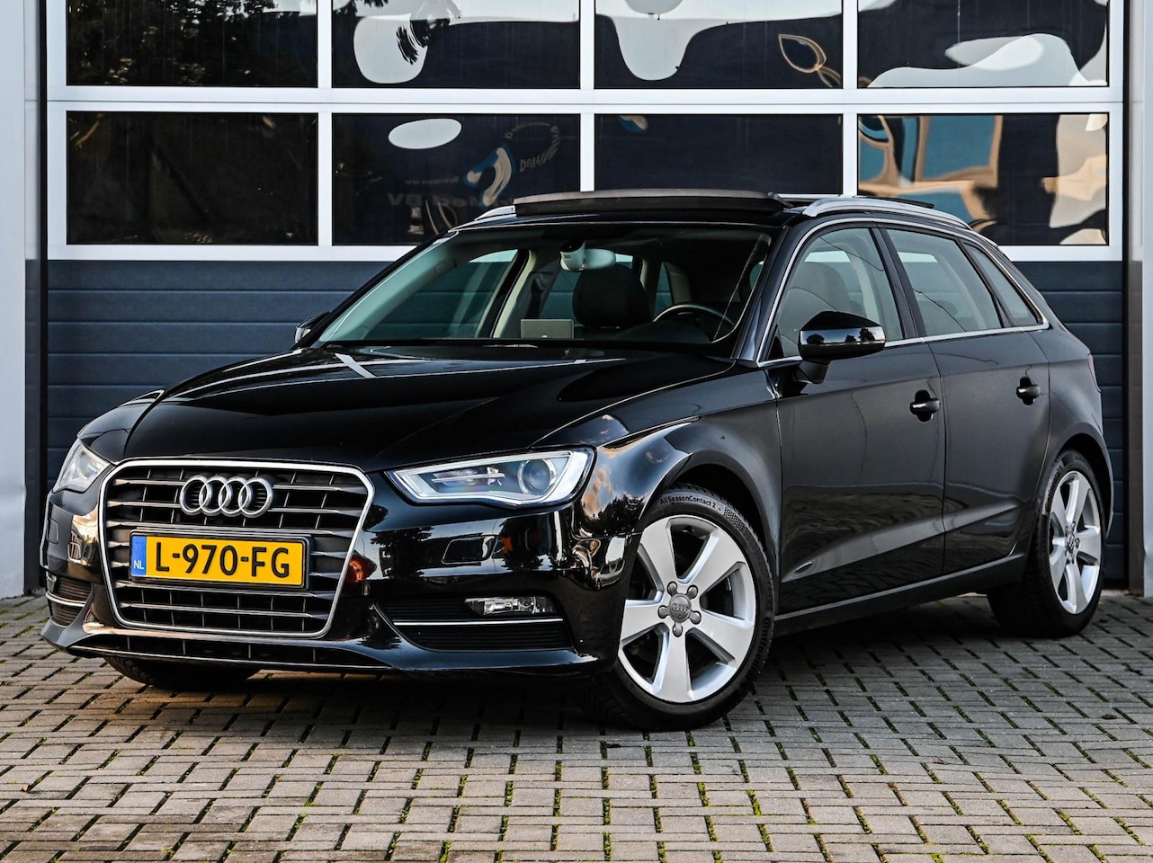 Audi A3 Sportback - 1.4 TFSI Ambition Pro Line S | EXPORT | Panoramadak | Xenon | Navi | PDC | Sportstoelen | - AutoWereld.nl