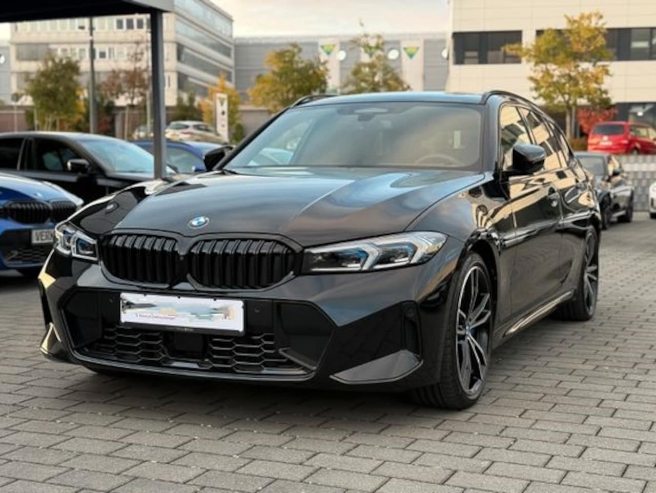 BMW 3-serie Touring - 320d xDrive M-SPORT ** LED, NAVI+, HALF-LEDER, PANO, H&K, HuD, TREKH, 19-inch LMV ** 1e EI - AutoWereld.nl