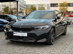 BMW 3-serie Touring - 320d xDrive M-SPORT * LED, NAVI+, HALF-LEDER, PANO, H&K, HuD, TREKH, 19-inch LMV * 1e EIG