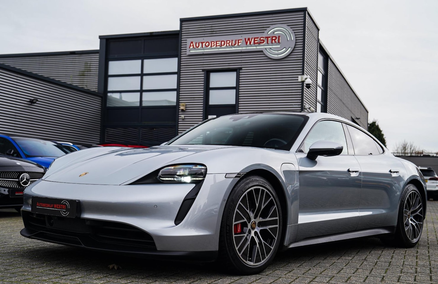 Porsche Taycan - 4S 79 kWh | Panorama sunroof | 360 camera | Luchtvering | Innodrive | Dealer onderhouden | - AutoWereld.nl