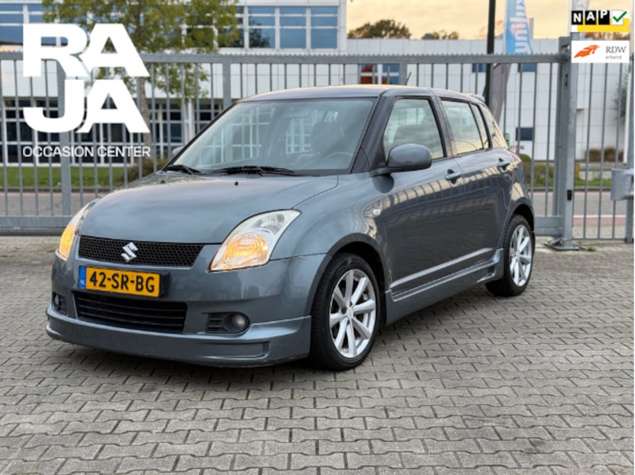 Suzuki Swift - 1.3 4Grip Exclusive NAP 4X4 Leder Keyless Airco Uniek - AutoWereld.nl