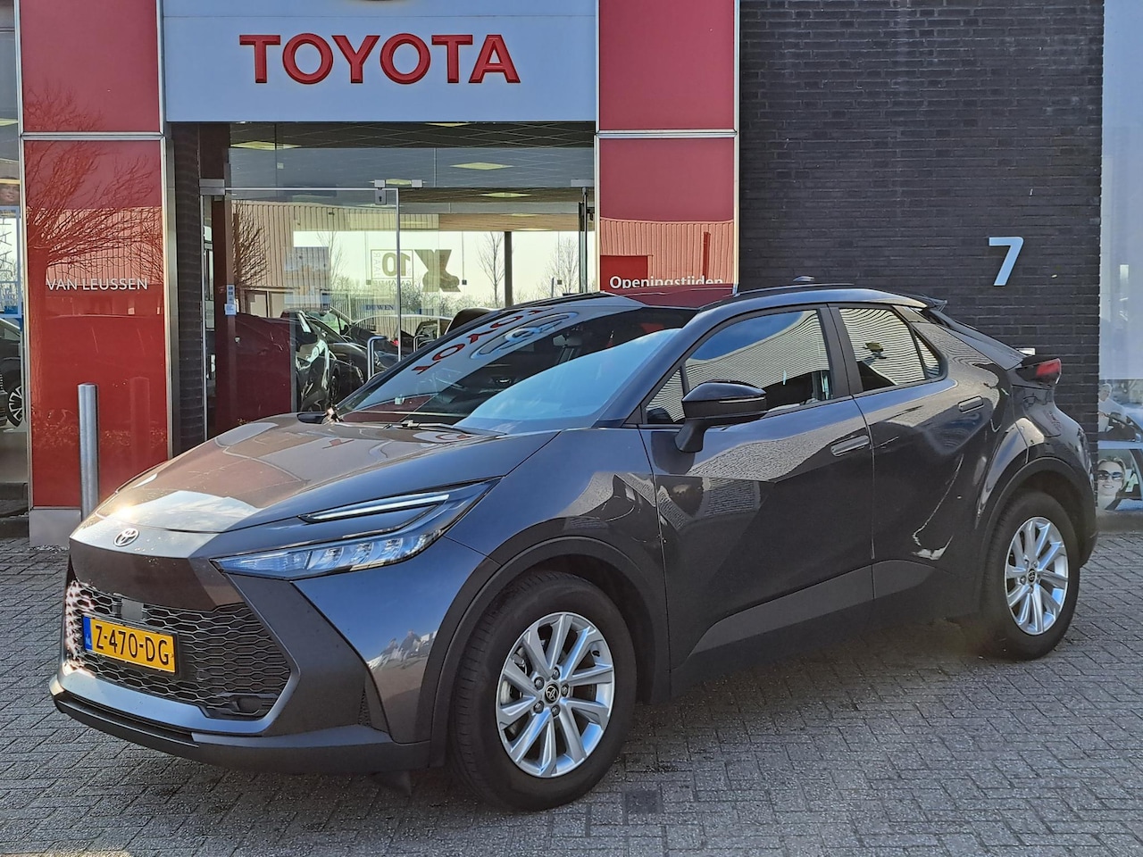 Toyota C-HR - 1.8 Hybrid 140 DIGITALE TELLER AUT. GROOTLICHT - AutoWereld.nl