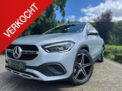 Mercedes-Benz GLA-Klasse - 200 | Camera | Leder | Dealer Onderhouden |