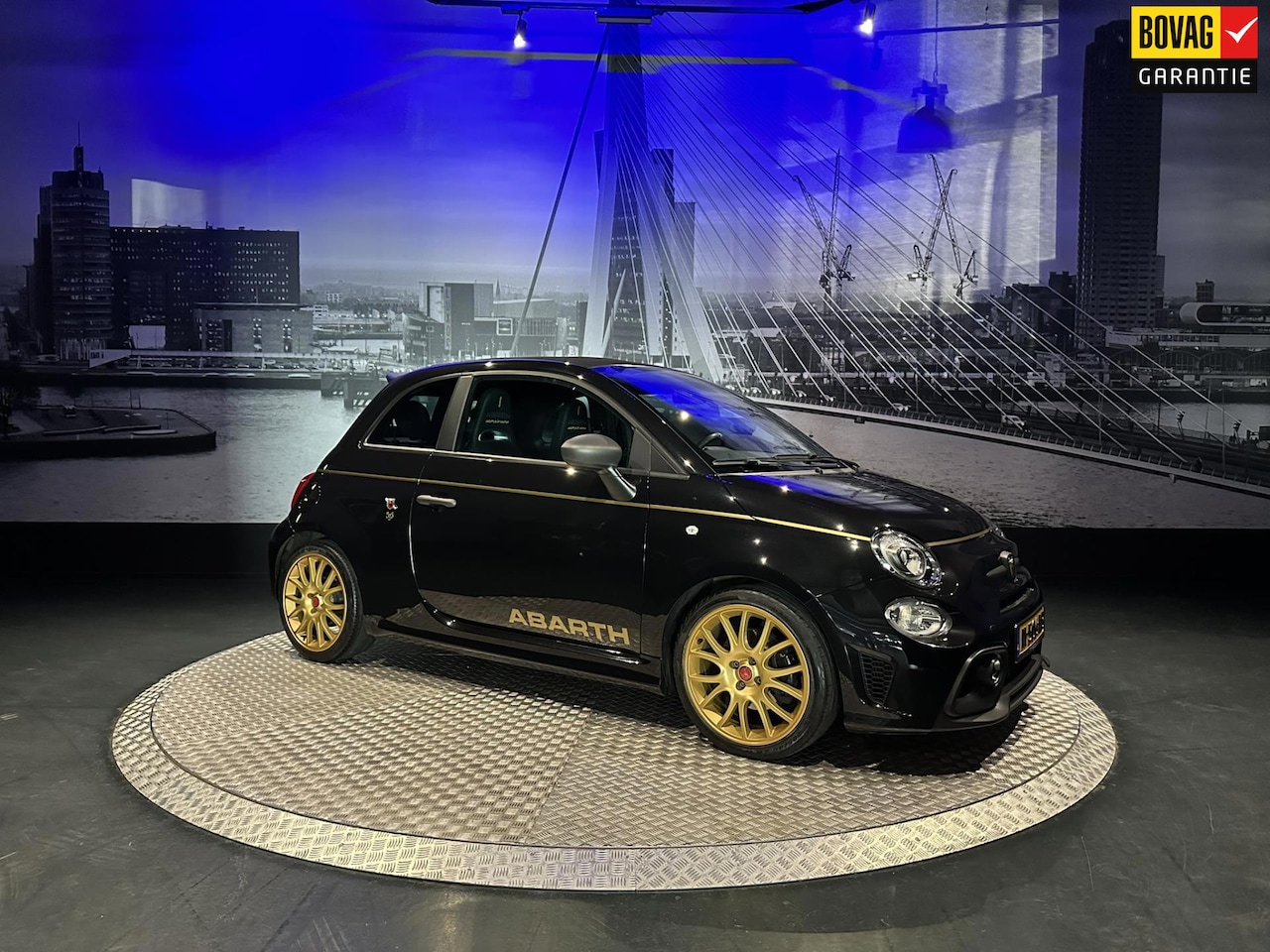 Abarth 500 - C Scorpioneoro 1.4 T-Jet Turismo 70th Anniversary *Origineel NL* - AutoWereld.nl