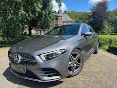 Mercedes-Benz A-klasse - 180 | AMG | Pano | Memory | Camera | Dealer Onderhouden |