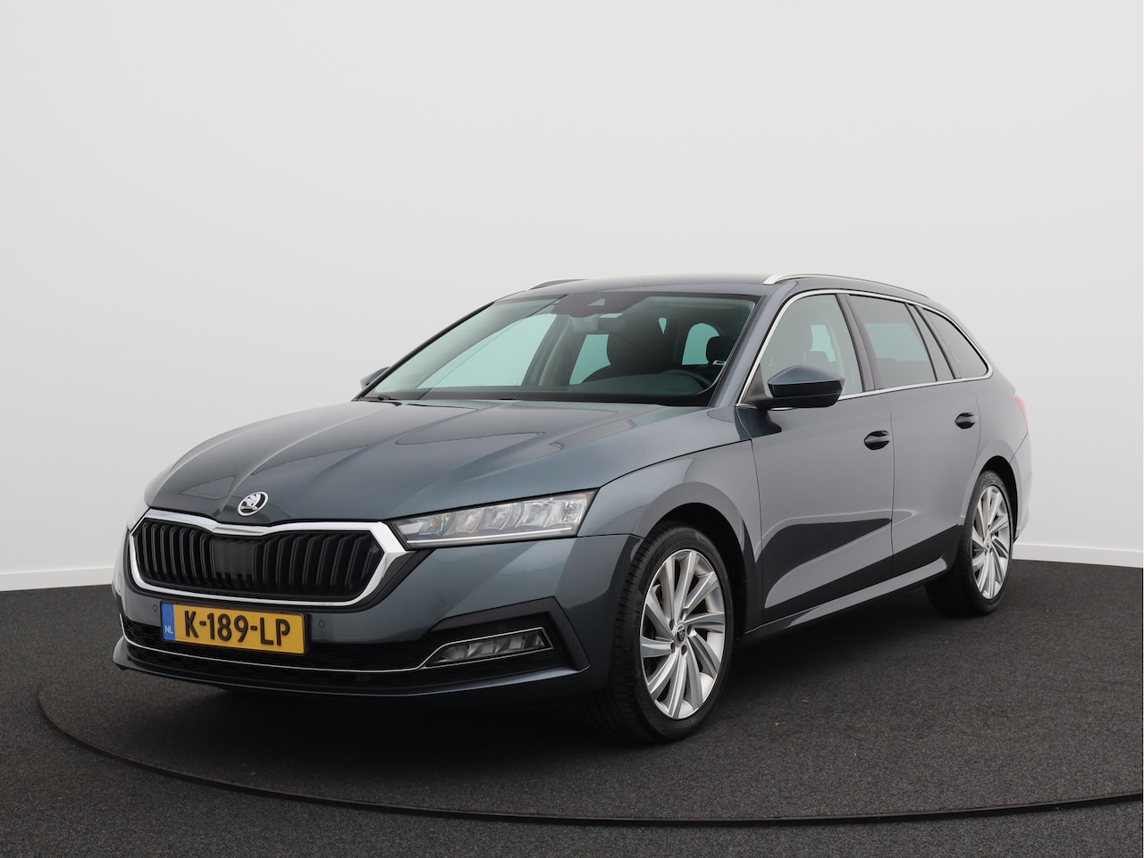 Skoda Octavia Combi - 1.0 e-TSI Business Edition/ automaat/ zeer mooi! - AutoWereld.nl