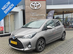 Toyota Yaris - 1.5 HYBRID LEASE 5-DEURS NAVI BLUETOOTH CAMERA CRUISE LM-VELGEN HANDSFREE