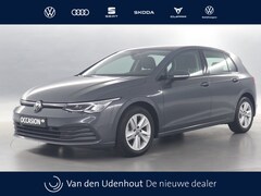 Volkswagen Golf - 1.0 TSI 110pk Life / Navigatie / Camera / App Connect