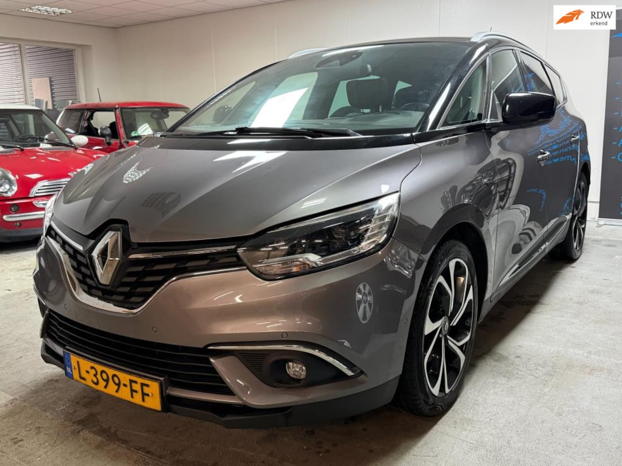 Renault Grand Scénic - 1.3 TCe Bose 7 persoons | Trekhaak |Black Edition - AutoWereld.nl