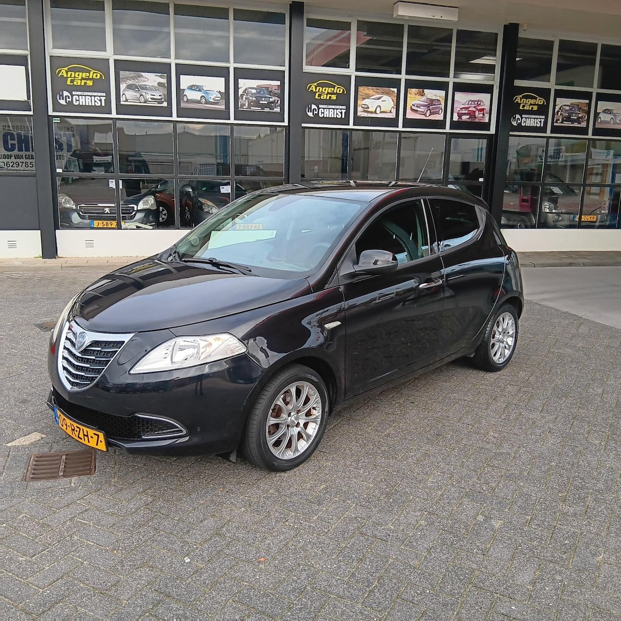 Lancia Y(psilon) - Ypsilon 0.9 TwinAir Silver - AutoWereld.nl