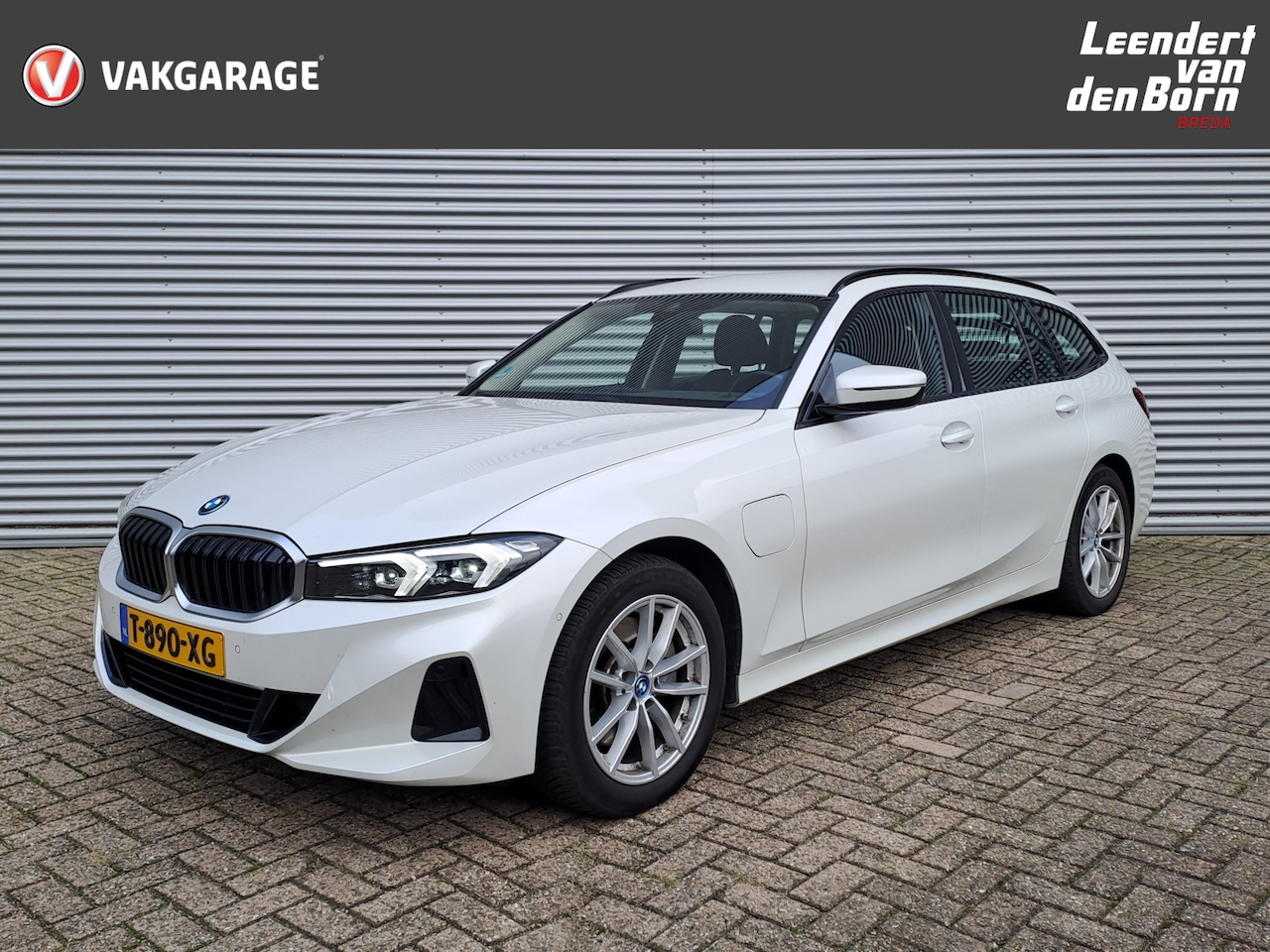 BMW 3-serie Touring - 320e | Leer | Apple Carplay/Android Auto | Navi | Automaat | Plug In Hybrid | Camera - AutoWereld.nl