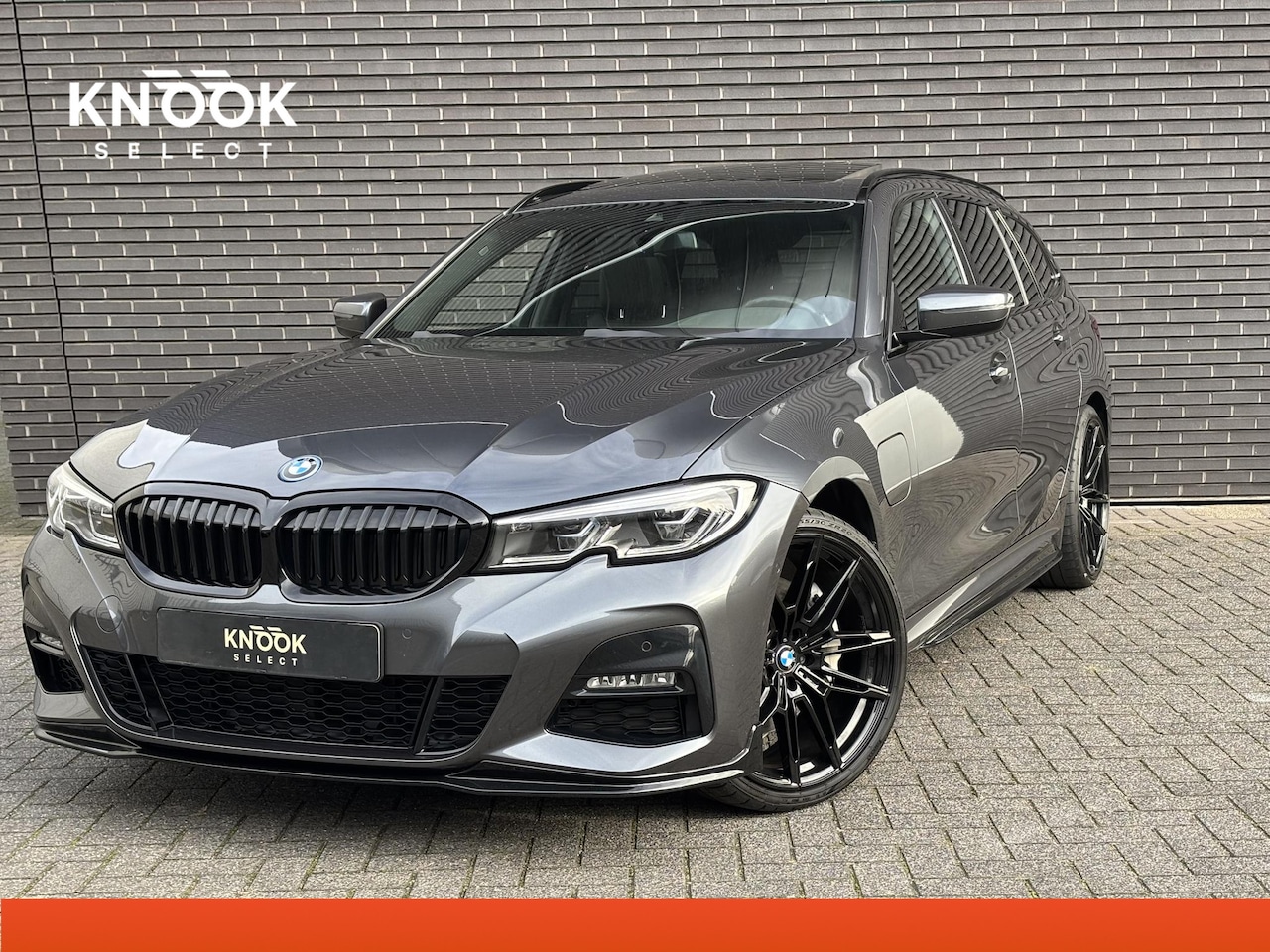 BMW 3-serie Touring - 330e M Sport / Panodak / Alcantara / Laser licht / 20" - AutoWereld.nl