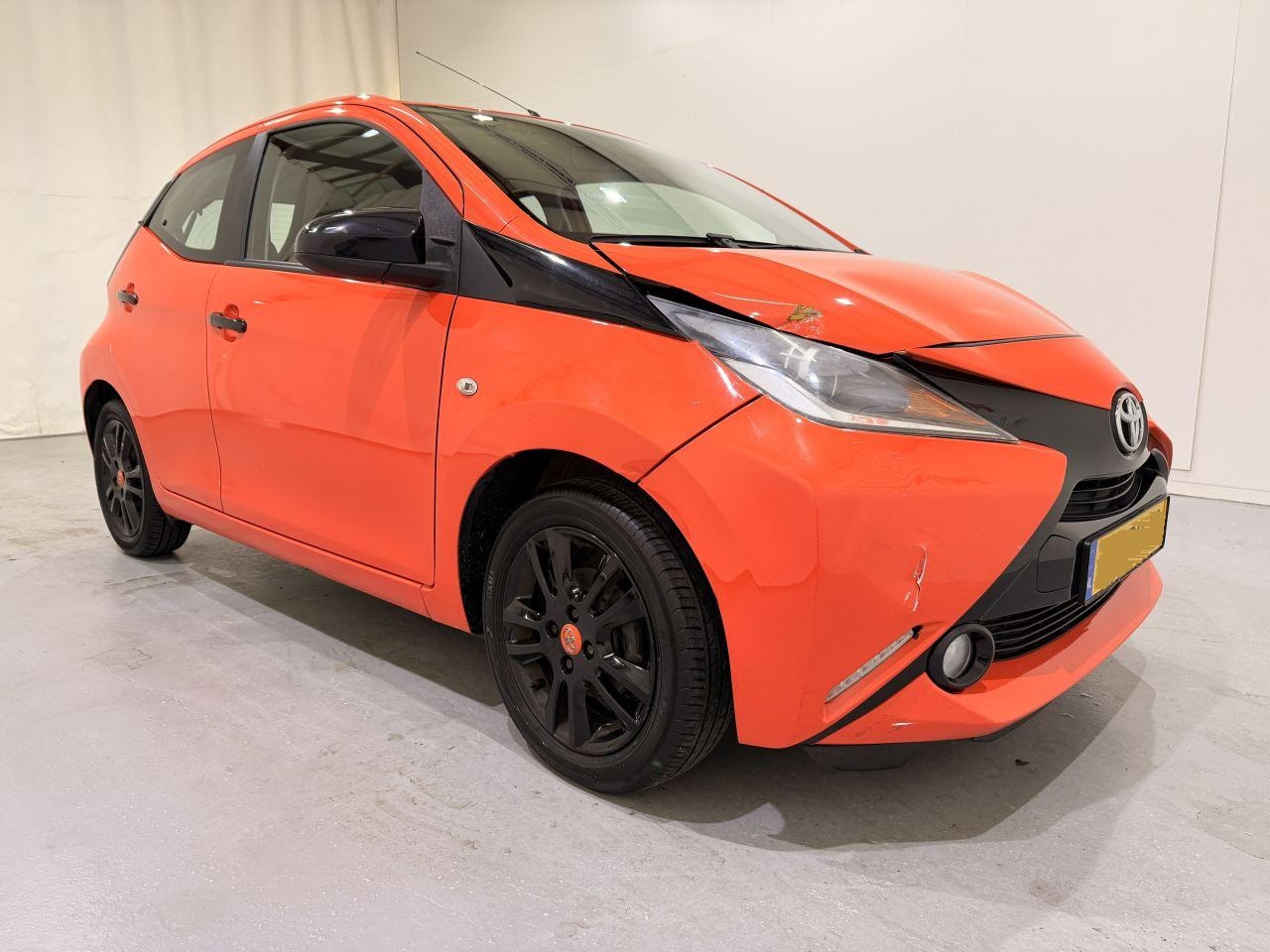 Toyota Aygo - HB 1.0 VVT-i x-cite Navi/Airco - AutoWereld.nl