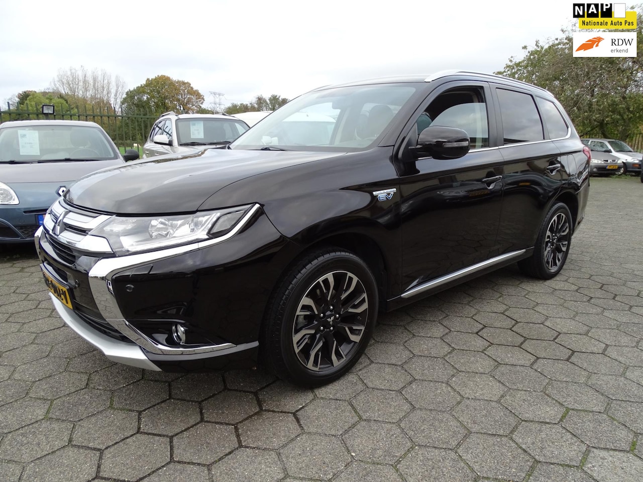Mitsubishi Outlander - 2.0 PHEV Executive Edition 2.0 PHEV Executive Edition - AutoWereld.nl