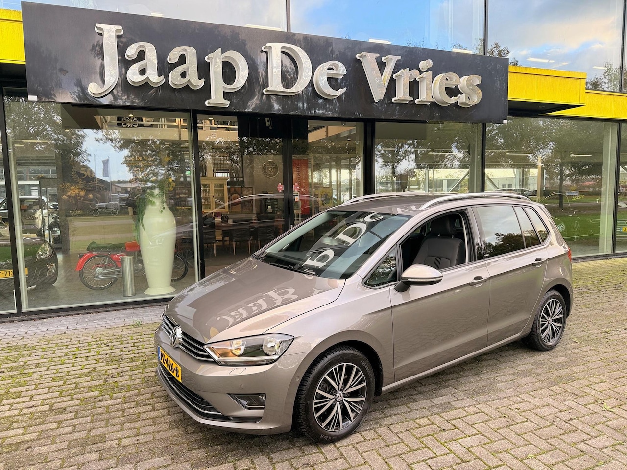 Volkswagen Golf Sportsvan - 1.4 TSI Allstar - AutoWereld.nl