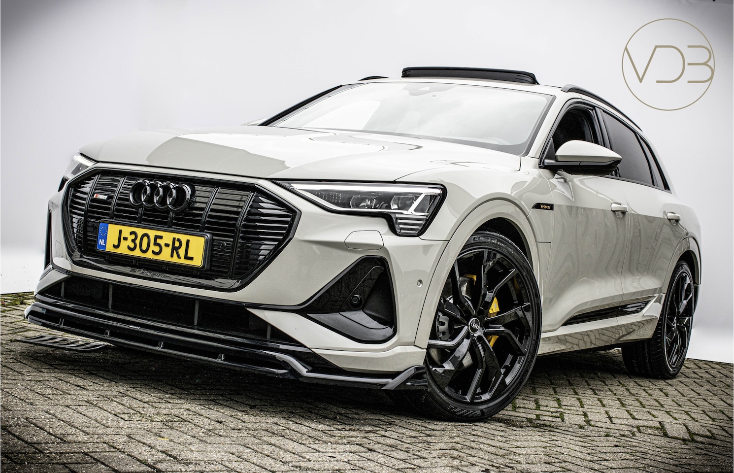 Audi e-tron - 55 Quattro x S-Line 22inch Trekhaak Pano 1e Eigenaar - AutoWereld.nl