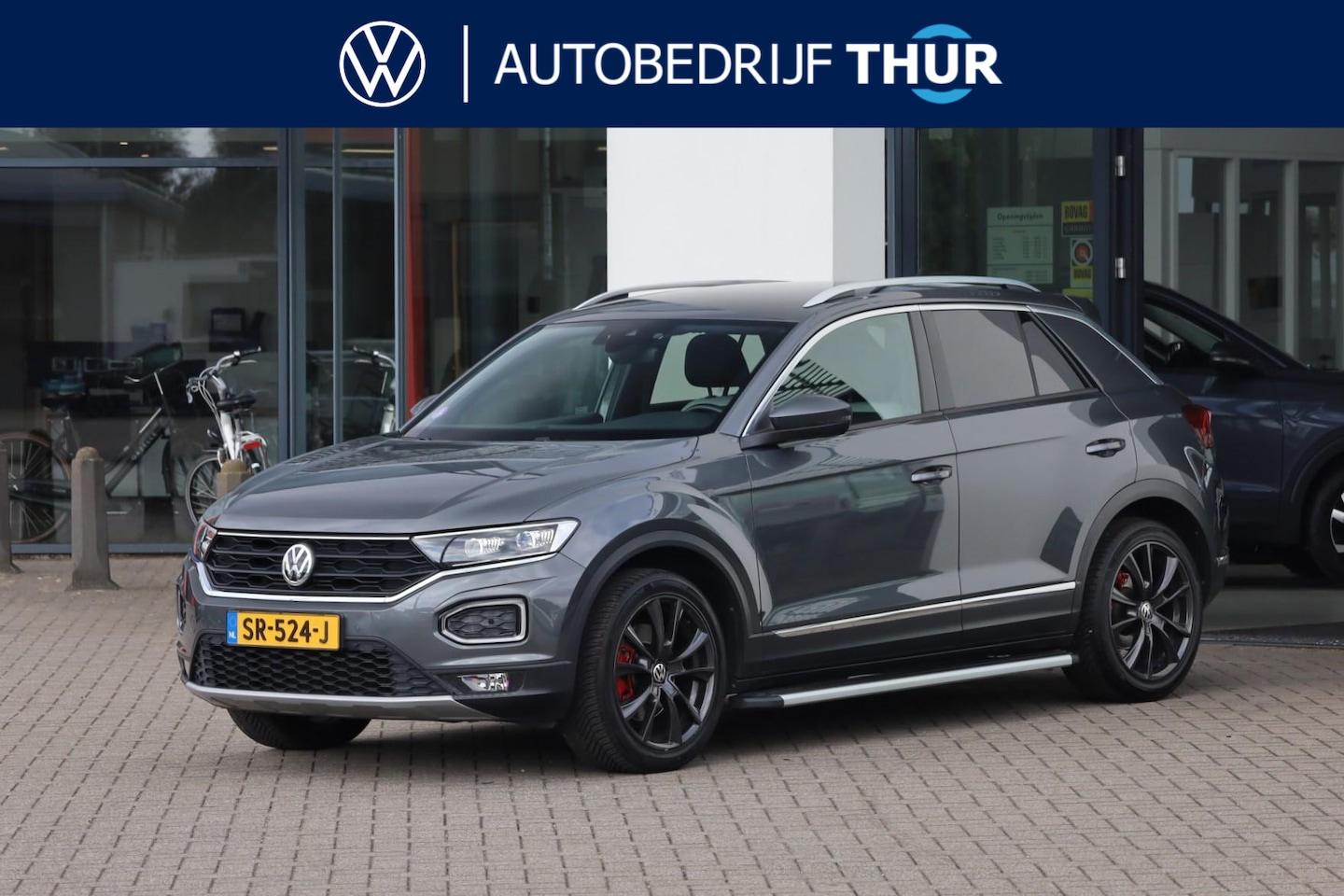 Volkswagen T-Roc - 1.5 TSI Sport 110KW-150PK, trekhaak, Sportplus pakket, Executive pakket, Winterpakket met - AutoWereld.nl