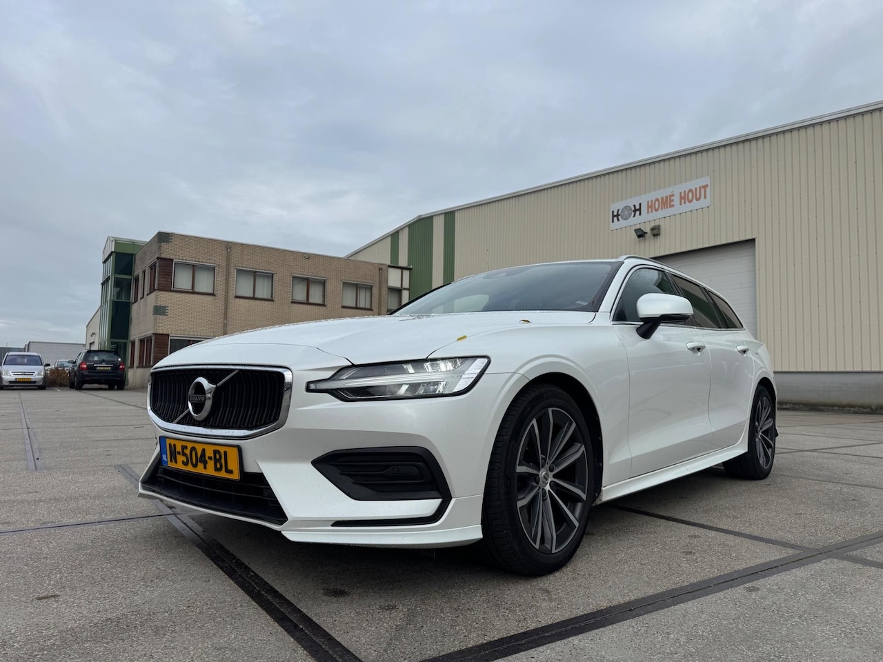 Volvo V60 - 2.0 B3 Momentum Business 2.0 B3 Momentum Business - AutoWereld.nl