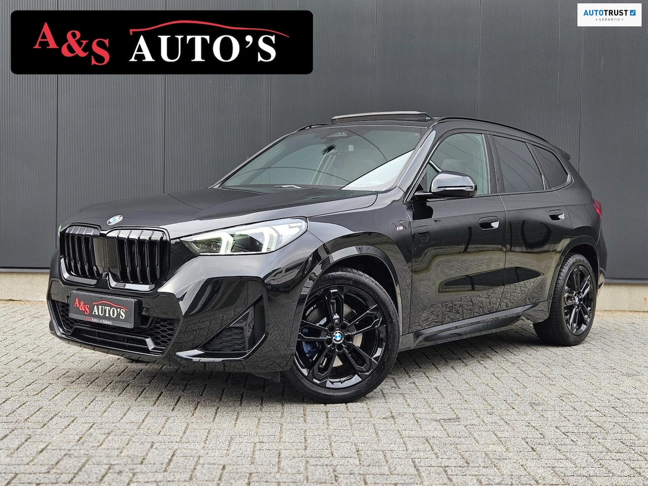 BMW X1 - SDrive20i M Sport 156pk Panoramadak 360camera Hud Acc Sfeerverlichting - AutoWereld.nl