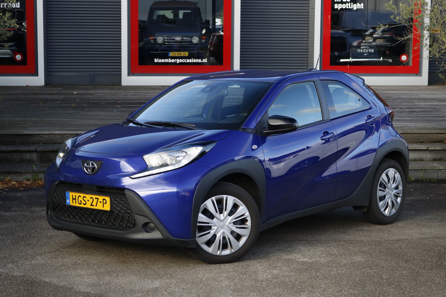 Toyota Aygo X - 1.0 VVT-i MT Play | Apple Carplay | Achteruitrijcamera | - AutoWereld.nl