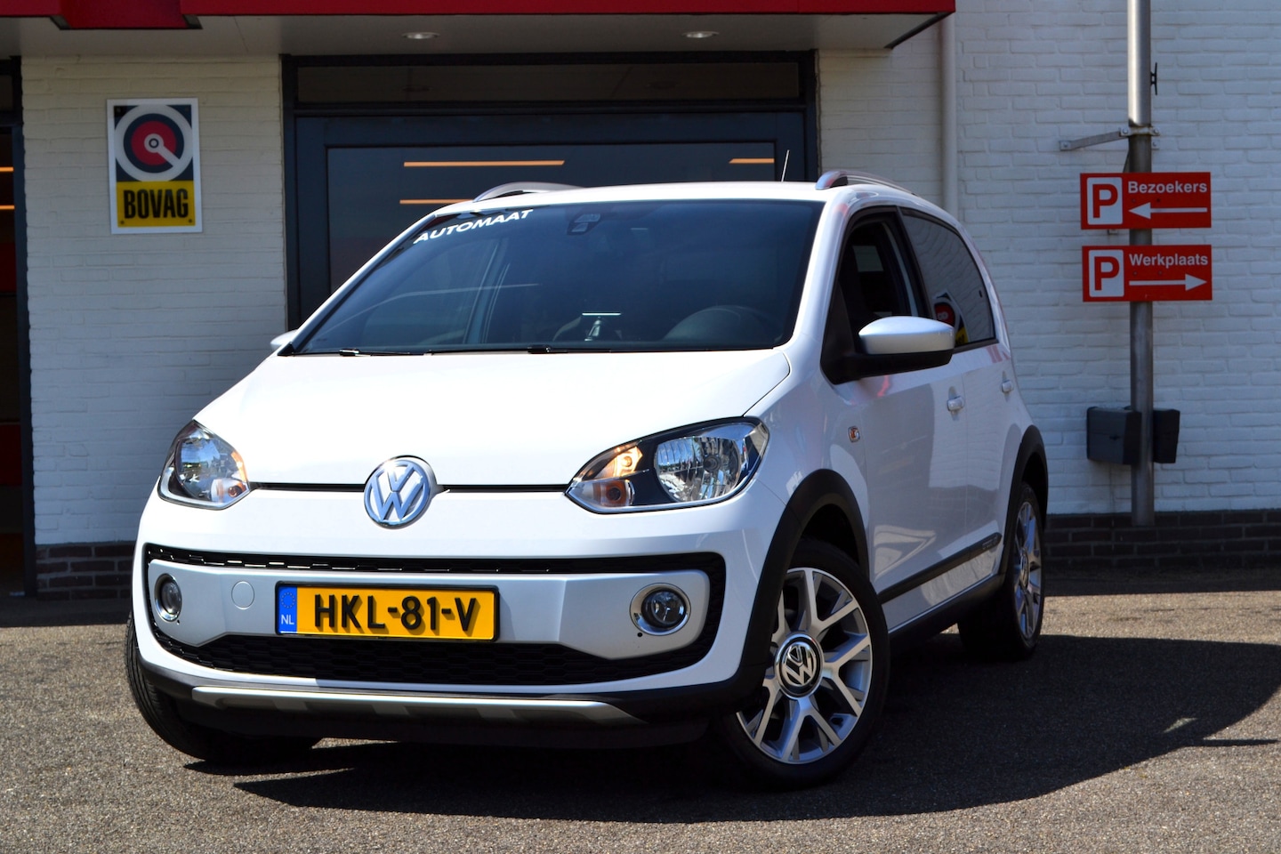 Volkswagen Up! - 1.0 cross up! Automaat, Navi, Airco, 5 Drs, 38.000 km Nieuwstaat ! - AutoWereld.nl