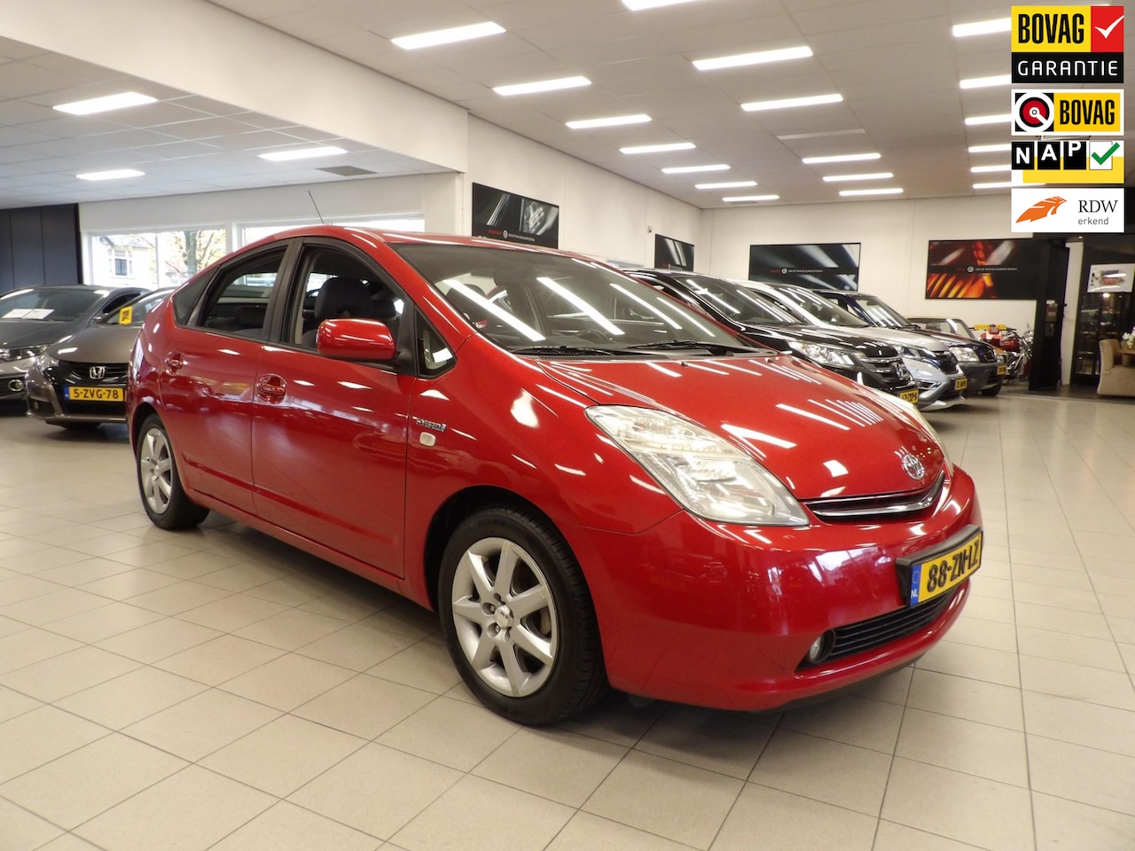 Toyota Prius - 1.5 VVT-i Business Edition 75000 km EERSTE EIGENAAR incl aflevering en garantie onderhoud - AutoWereld.nl
