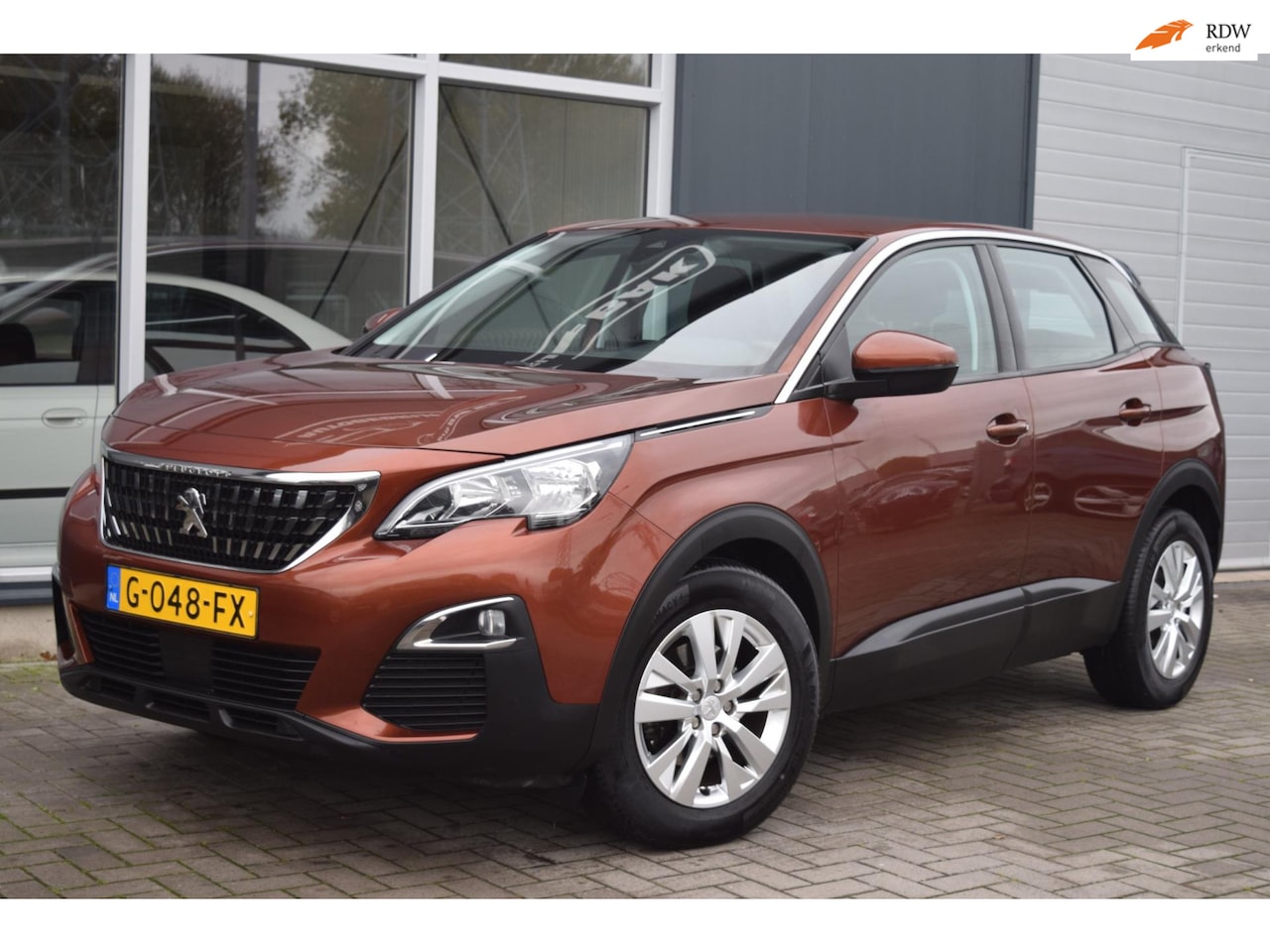 Peugeot 3008 - 1.2 PureTech Active | Clima | Cruise | APK 10-2026 ! - AutoWereld.nl
