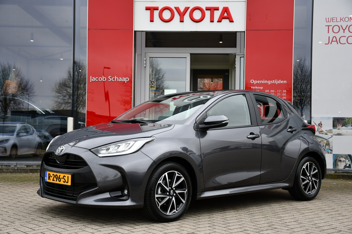Toyota Yaris - 1.5 VVT-i Dynamic 126pk | 6-bak | Keyless | Navigatie | Airco | Unieke kilometerstand | - AutoWereld.nl
