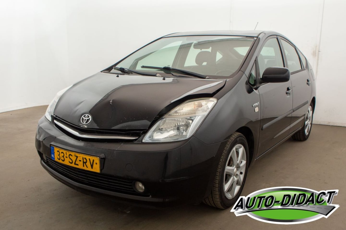 Toyota Prius - 1.5 VVT-i Automaat Clima Navi Camera Tech Edition - AutoWereld.nl