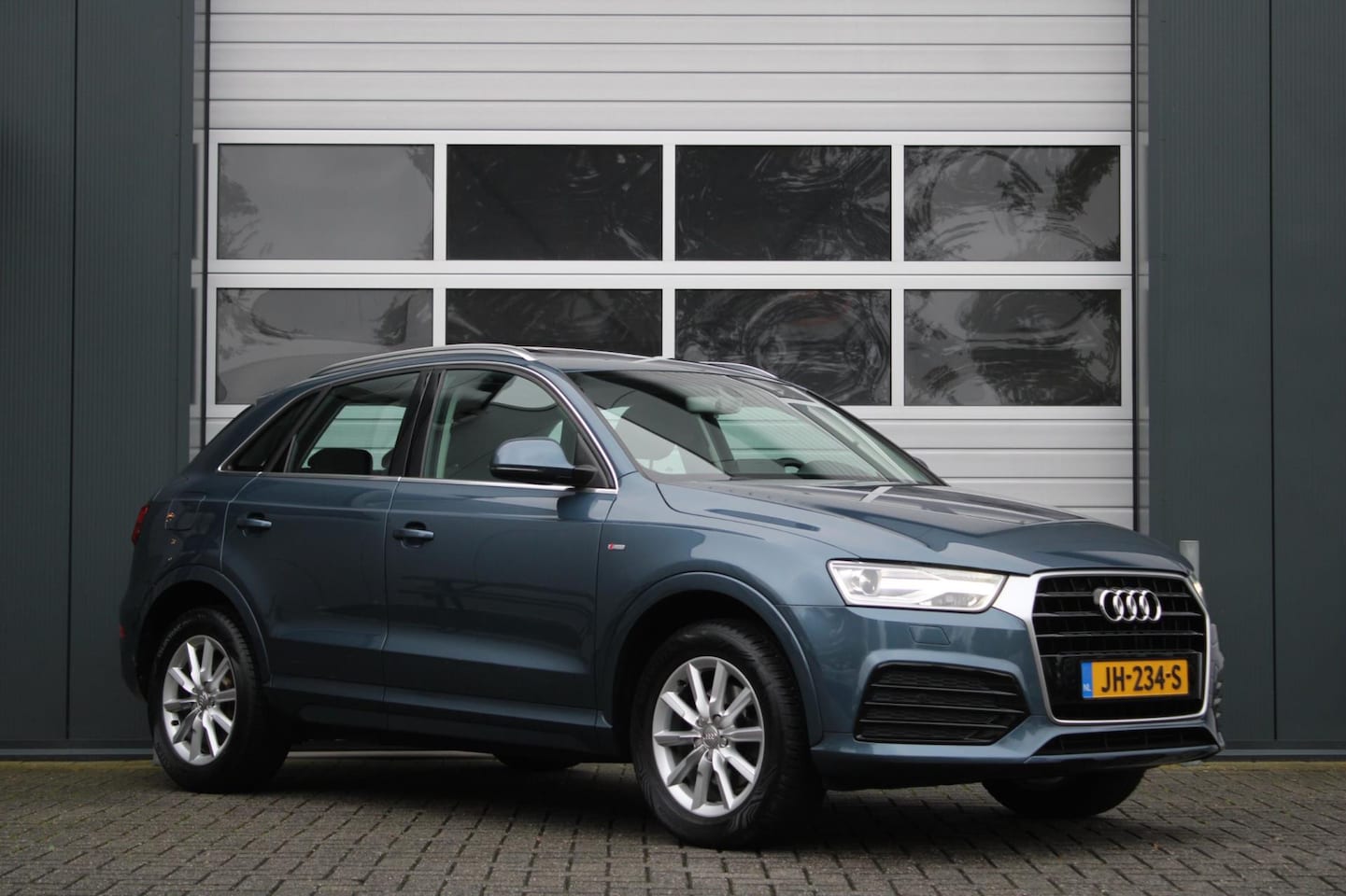 Audi Q3 - 1.4 TFSI CoD Adrenalin S-Line 150pk Clima/Cruise/Keyless/Panodak/Bi-Xenon/PDCv+a/LED/Navi/ - AutoWereld.nl