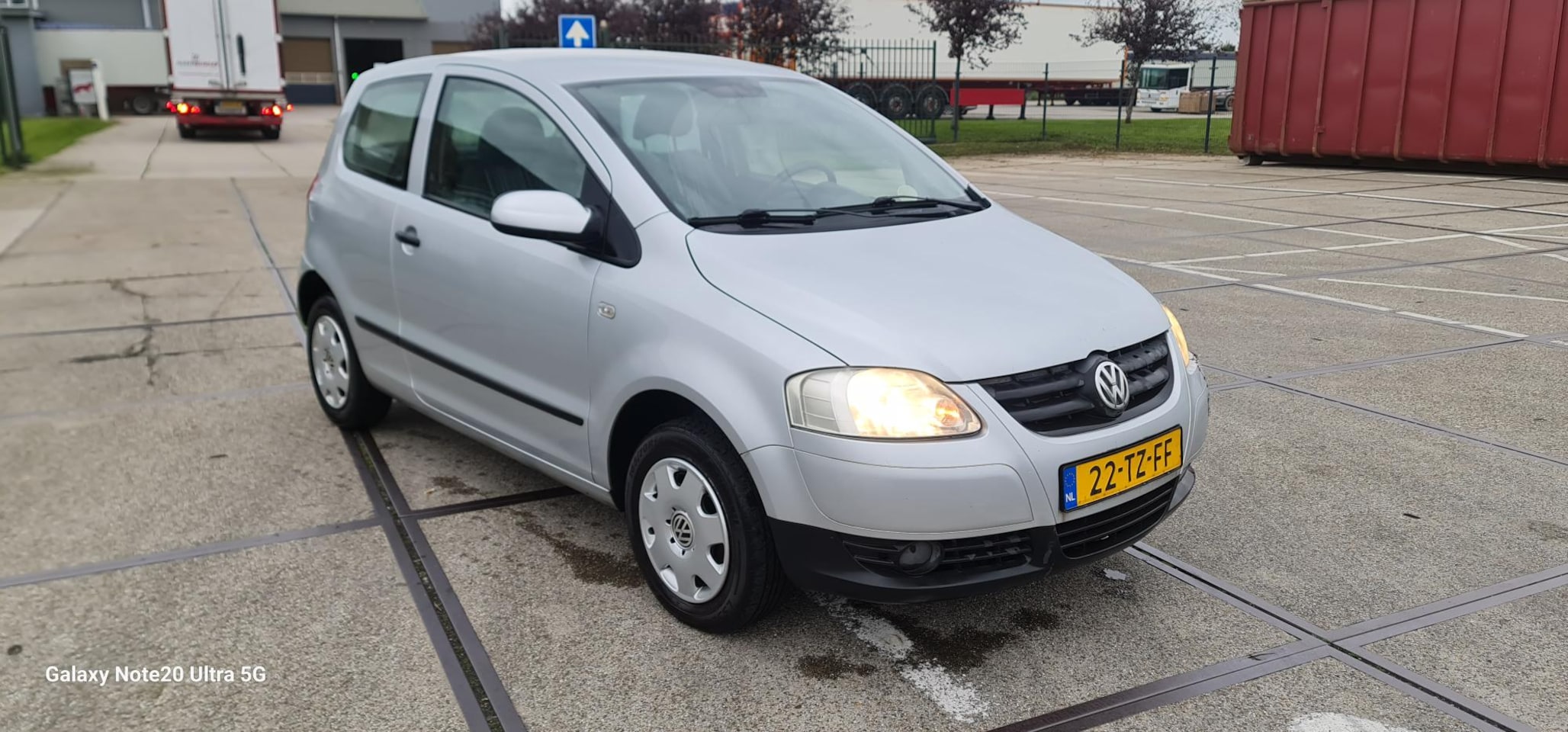 Volkswagen Fox - 1.4 Trendline VW Fox 1.4i Airco APK nieuw Garantie en inruil - AutoWereld.nl