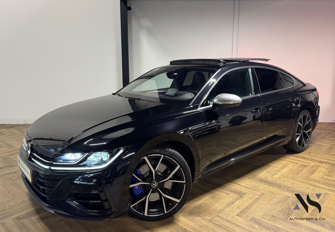Volkswagen Arteon - 2.0 TSI R-Line PANO KEYLESS HUD VOL' - AutoWereld.nl