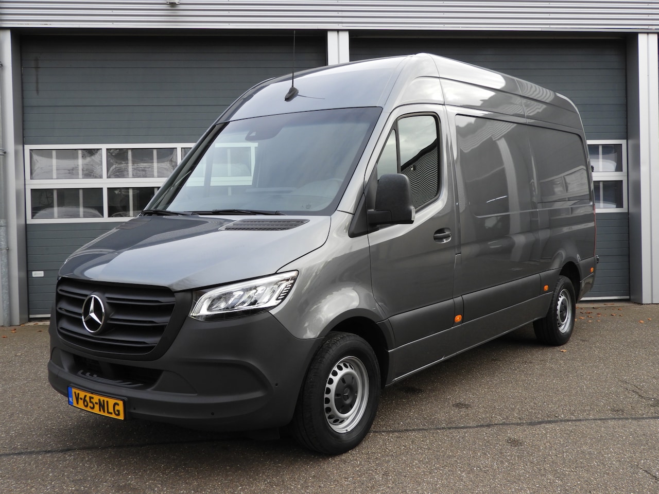 Mercedes-Benz Sprinter - 317 1.9 CDI L2H2 RWD AUT| LED | MBUX 10.25" | CAMERA - AutoWereld.nl