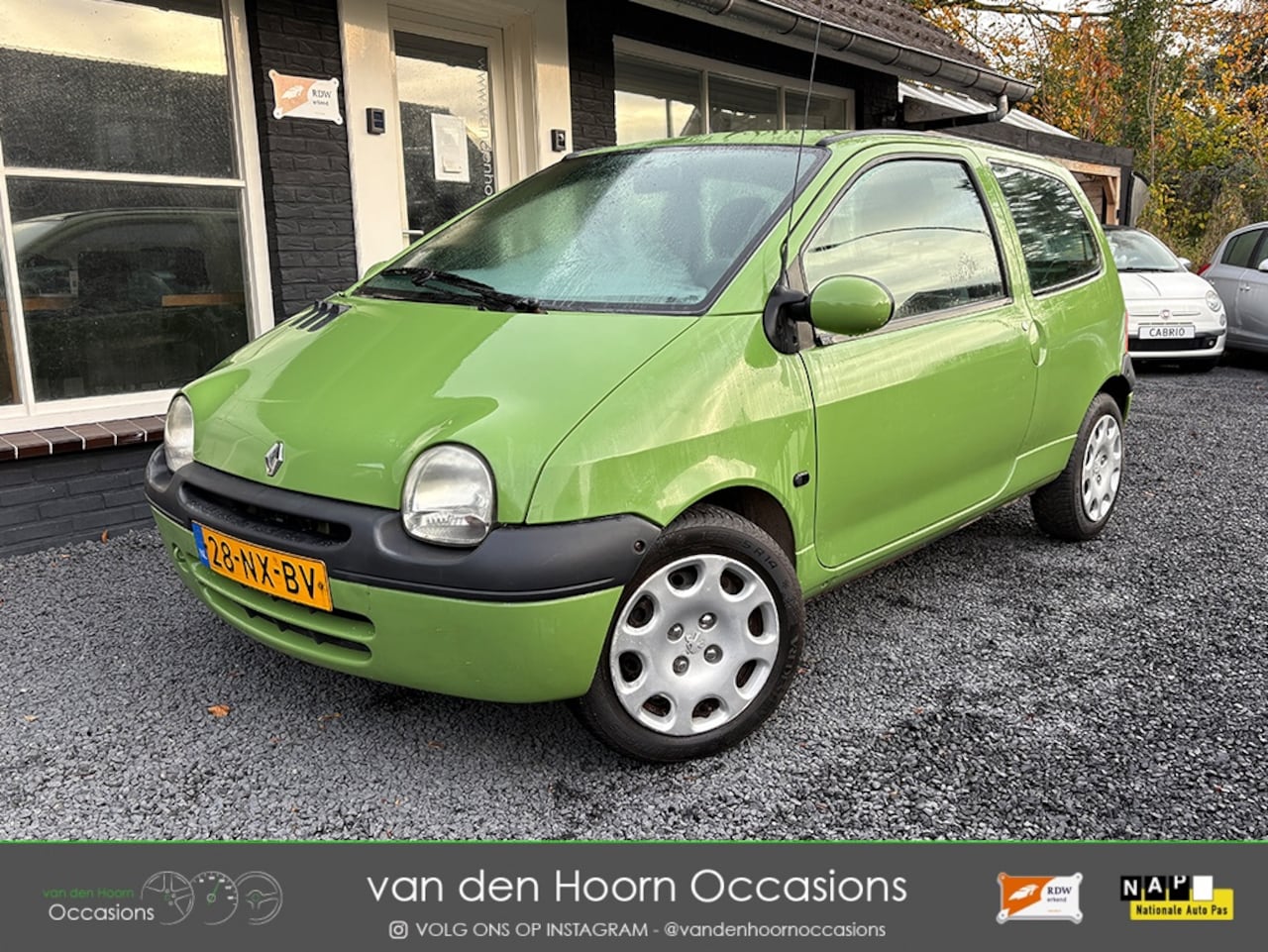 Renault Twingo - 1.2 AUTOMAAT | INVALIDE-GEBRUIK | HANDGAS+REM - AutoWereld.nl