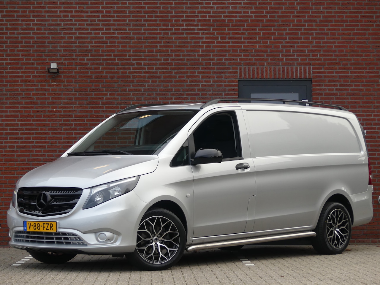 Mercedes-Benz Vito - 114 CDI Lang Camera/Airco/Cruise control - AutoWereld.nl