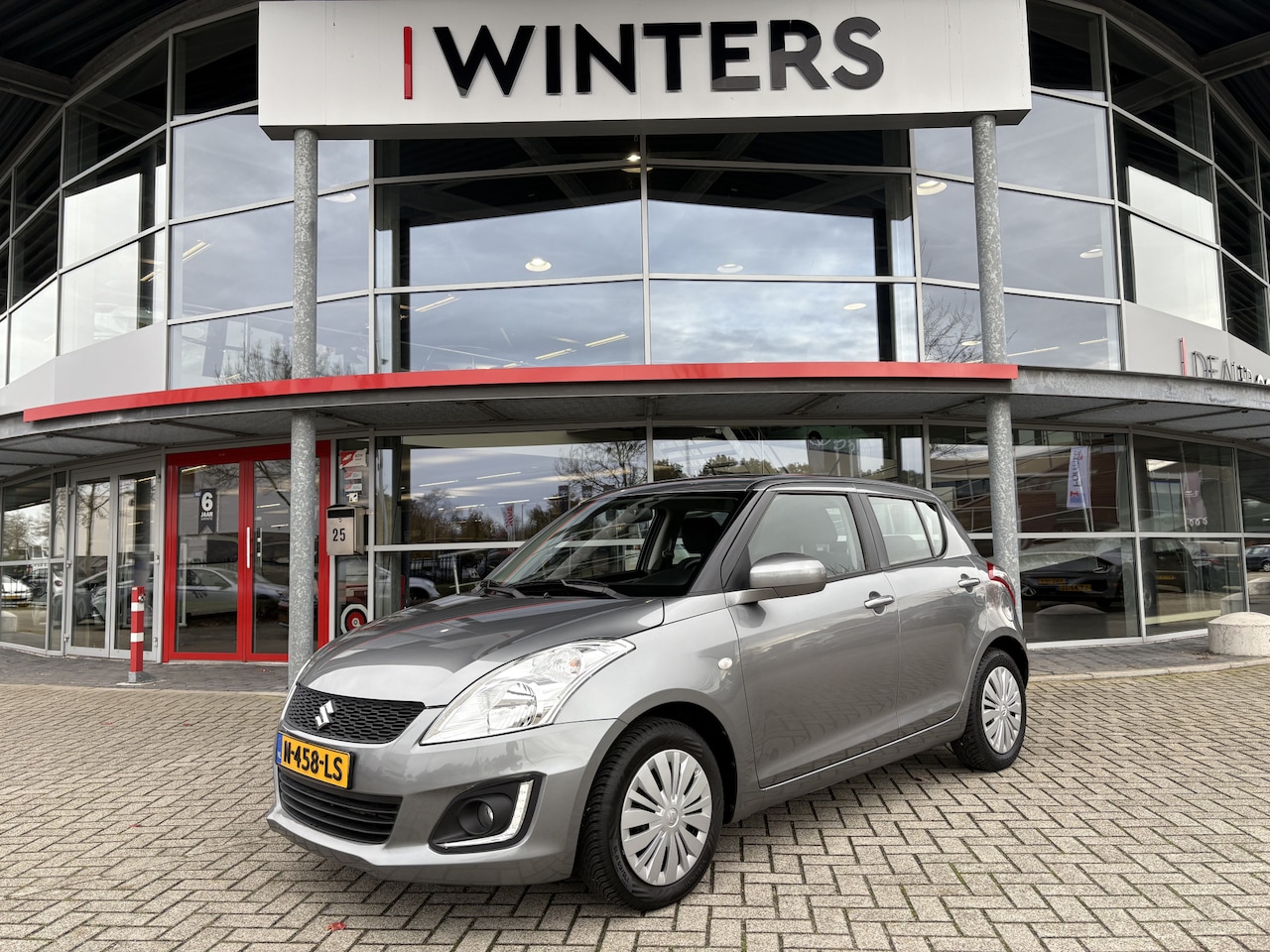 Suzuki Swift - 1.2 Dynamic Automaat | Cruise Control | Trekhaak | Airco | - AutoWereld.nl