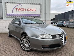 Alfa Romeo GT - 2.0 JTS Distinctive