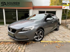 Volvo V40 - 1.5 T3 Dynamic Edition / Automaat / Trekhaak / Panoramadak / Stoelverwarming / Achteruitri