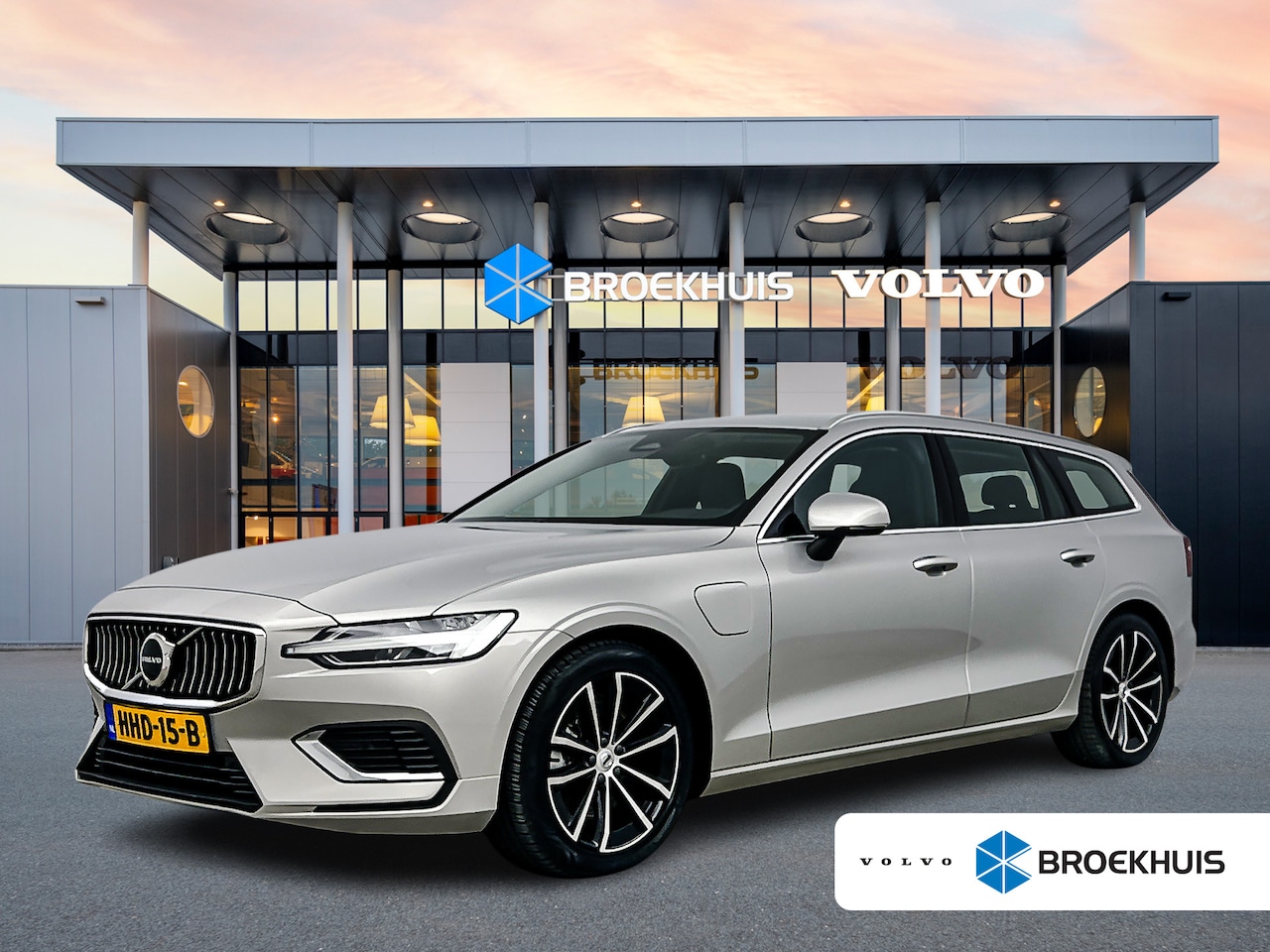 Volvo V60 - T6 Recharge Essential | 18" | Leder | Adaptieve cruise | BLIS | Stoel/stuur/achterbankverw - AutoWereld.nl