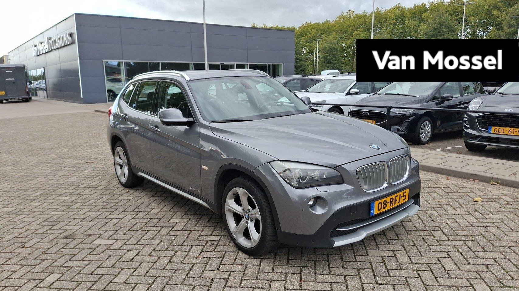 BMW X1 - xDrive28i Executive | Navigatie | Trekhaak | Lederen bekleding - AutoWereld.nl