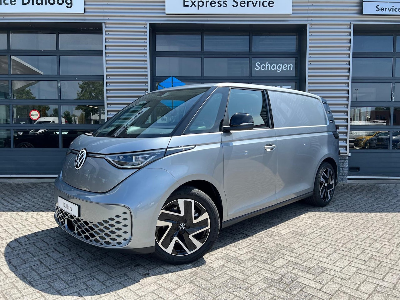 Volkswagen ID. Buzz Cargo - Bulli edition 79 kWh 340pk 4MOTION | Trekhaak | Rondomzicht Camera | Cruise Adaptief | Key - AutoWereld.nl
